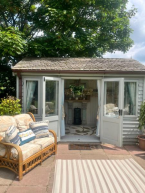 Birds and The Bees Summer House
